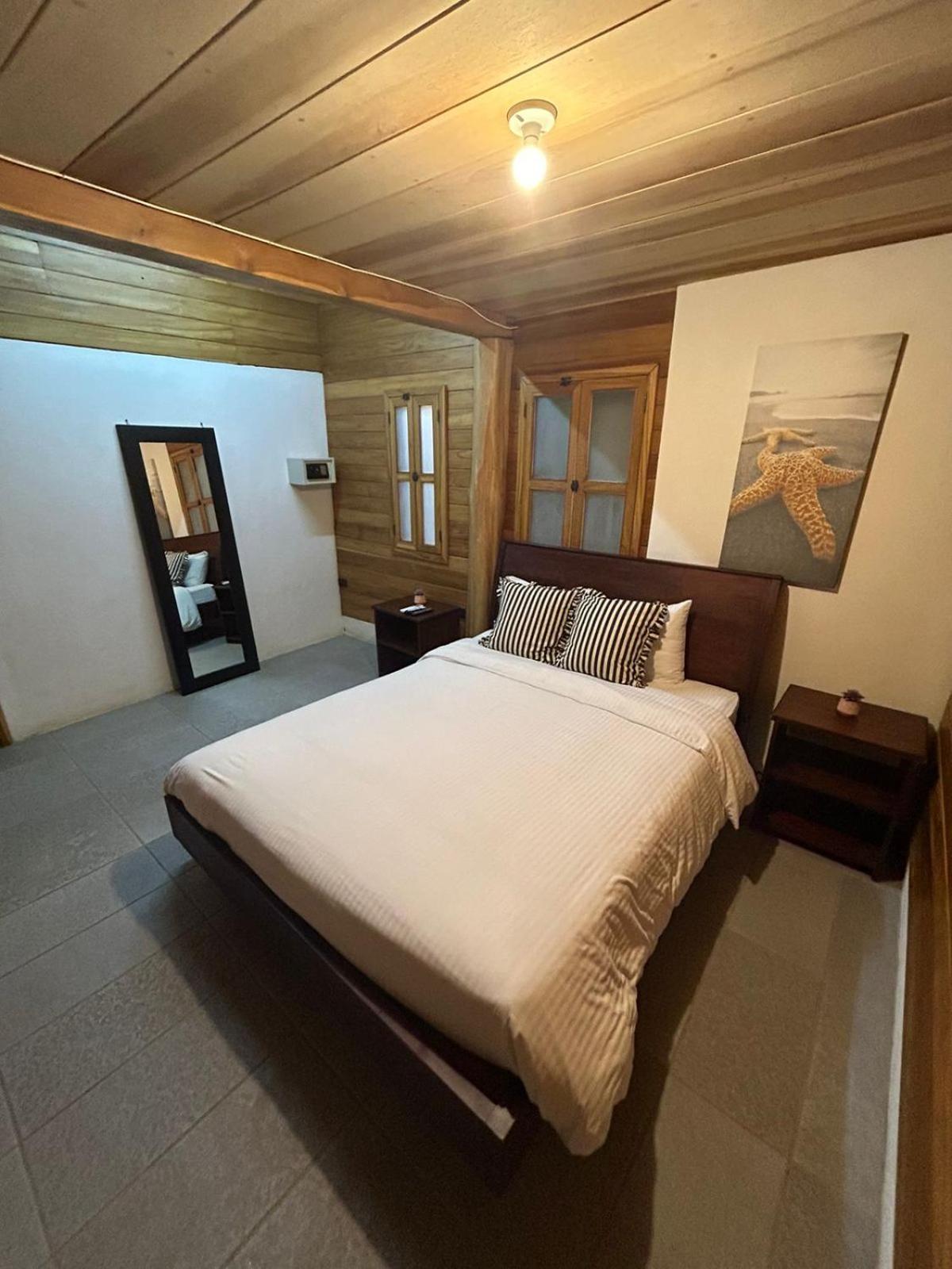 Casa Aura: Beachfront Premium Hostel Tamarindo Luaran gambar