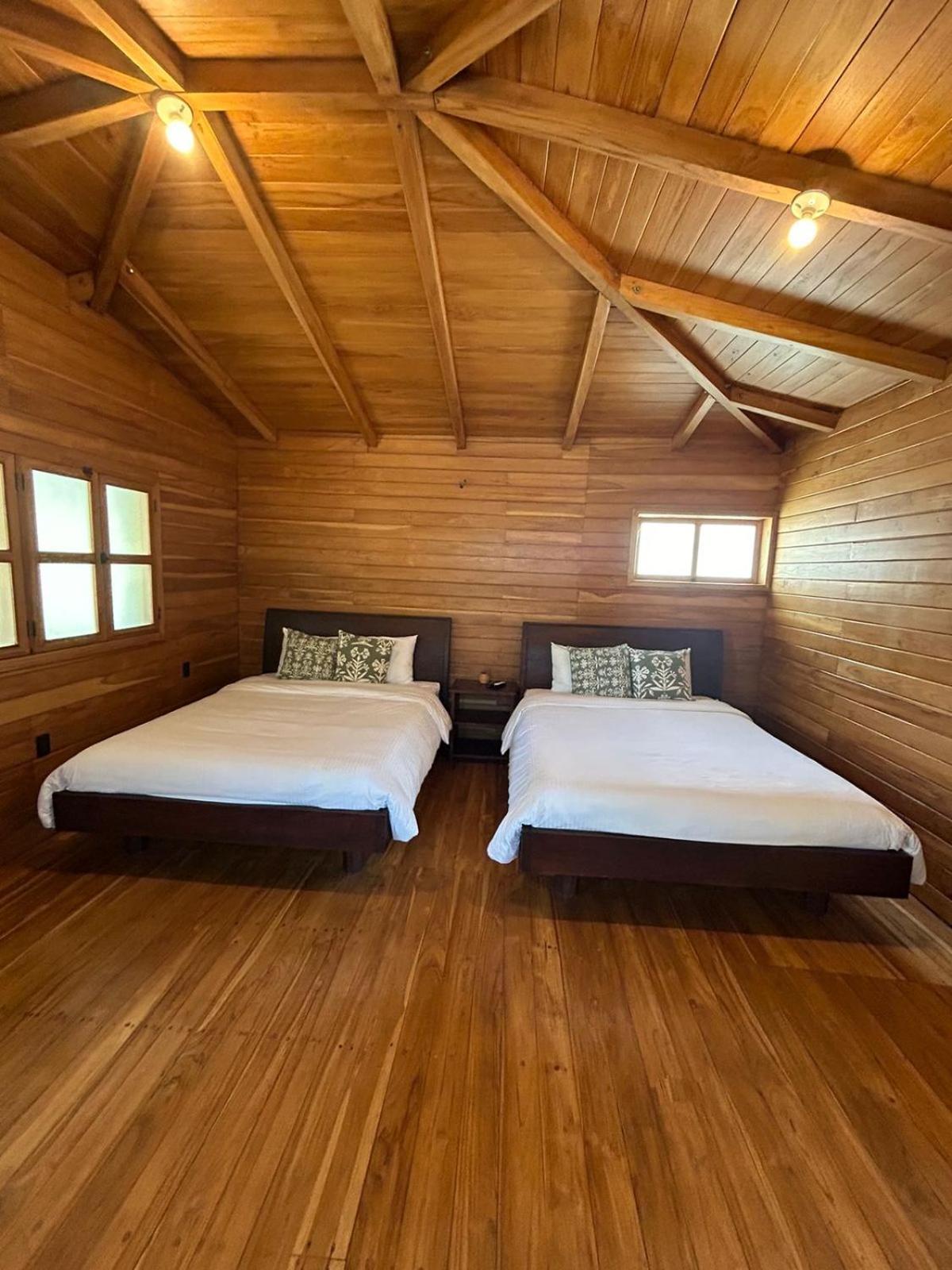 Casa Aura: Beachfront Premium Hostel Tamarindo Luaran gambar