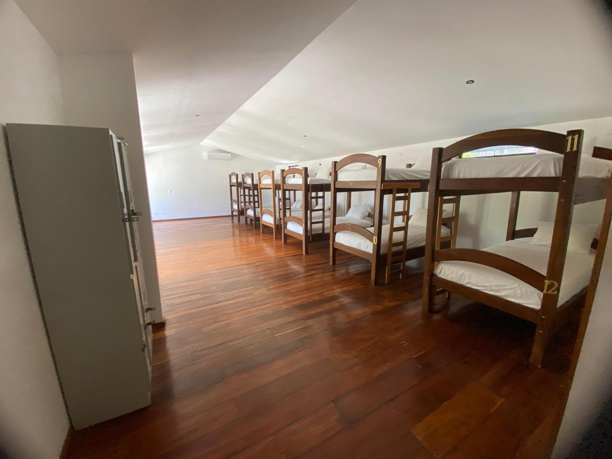 Casa Aura: Beachfront Premium Hostel Tamarindo Luaran gambar